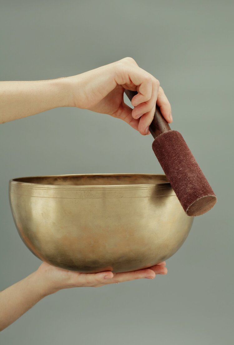 HOW SINGING BOWLS ENHANCED MY MEDITATION PRACTICE - Kati Kaia